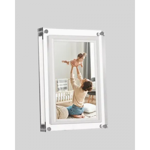 USB-C ile Hızlı Şarj ve Veri Aktarımı – 7 İnç Dijital Görüntü Çerçevesi USB-C ile Hızlı Şarj ve Veri Aktarımı – 7 İnç Dijital Görüntü Çerçevesi